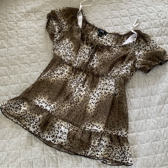 AGB Tops - Vintage Y2K AGB cheetah babydoll puff sleeve tie back blouse built in tank top